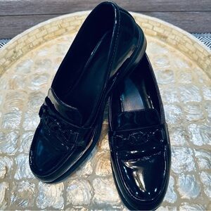 Michael Kors Black Patent Loafers in Good Used Condition Ladies Size 7.5
